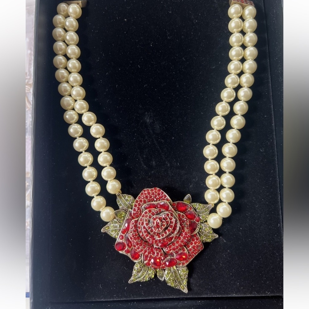 Heidi Daus Disney Beauty and the Beast Pearl Necklace w/Red Rose in Original Box